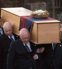 Relative makes coffin for Richard III